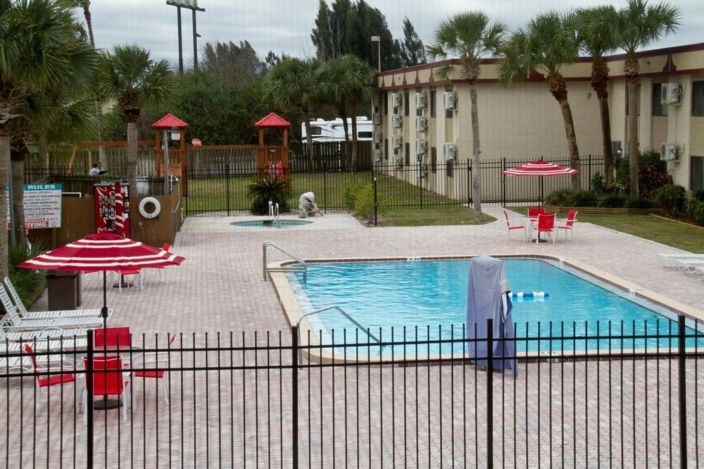 Space Coast Hotel Titusville-Kennedy Space Center Exterior foto