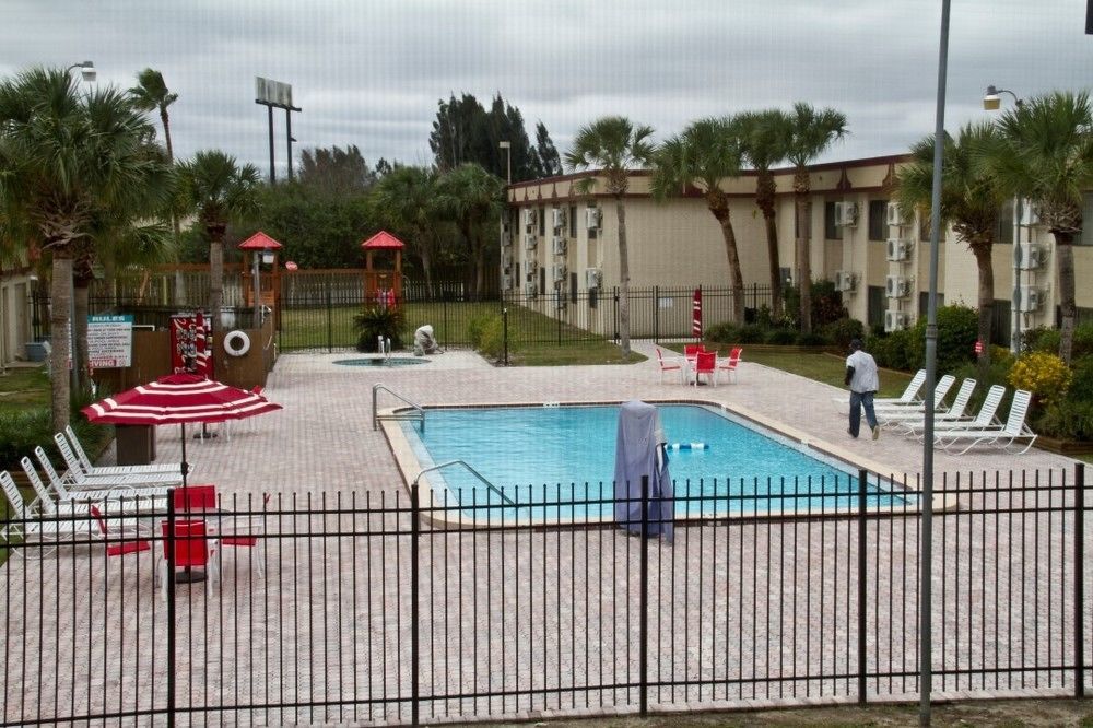 Space Coast Hotel Titusville-Kennedy Space Center Exterior foto